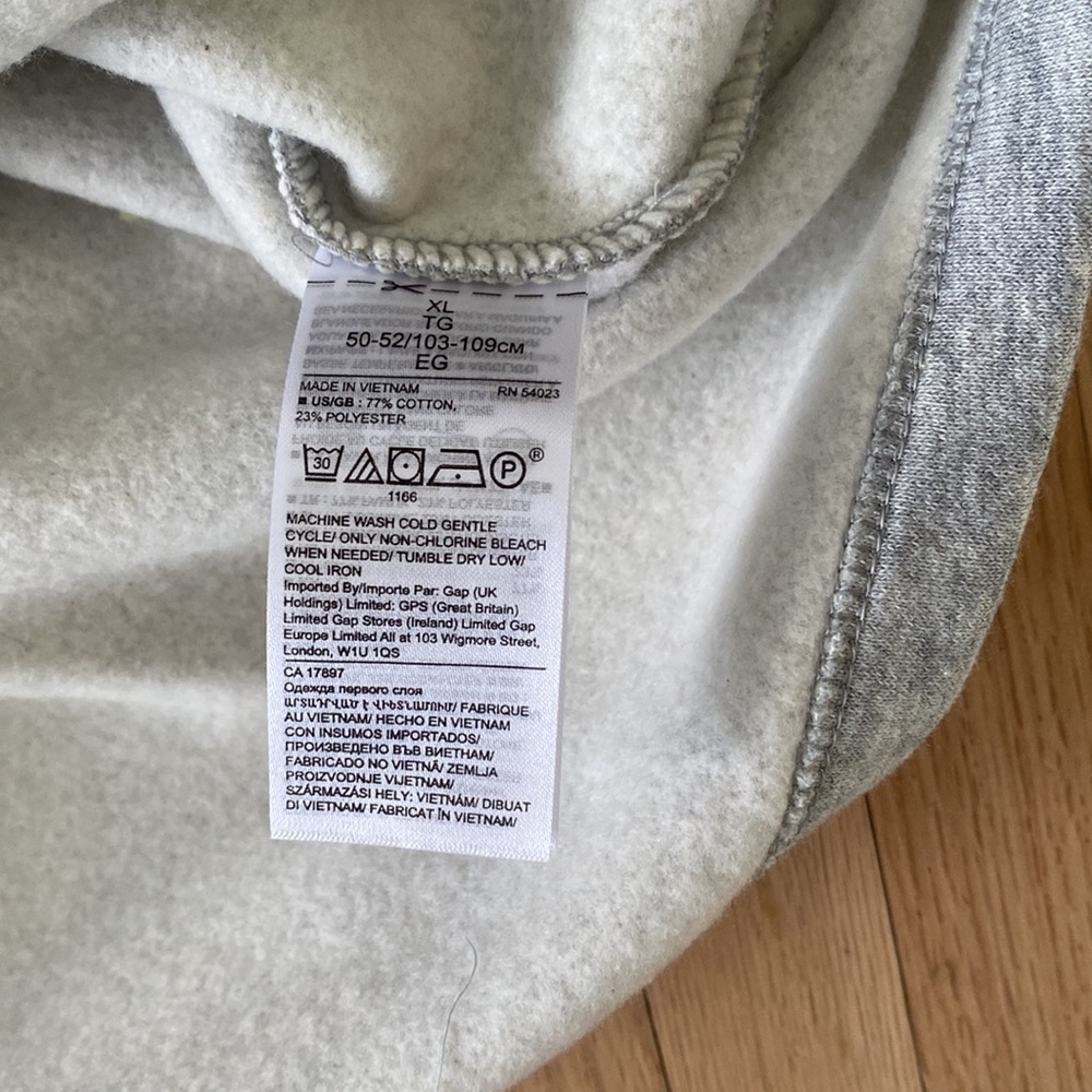 Banana Republic Oversize Crop Sweatshirt - Picture 10 of 11
